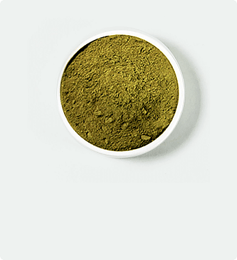 Biela miska s červeným kratomom